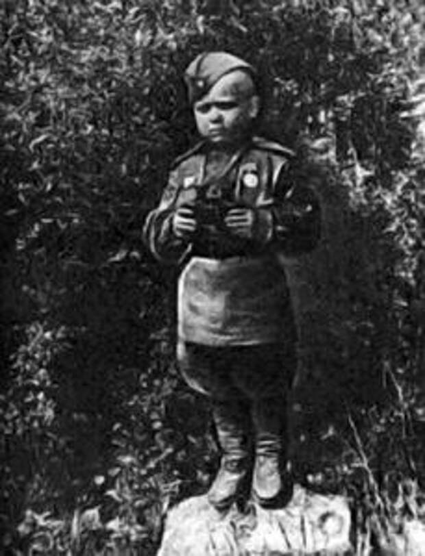 Сергей Андреевич Алёшкин Великая Отечественная война: Боец Алёшкин.