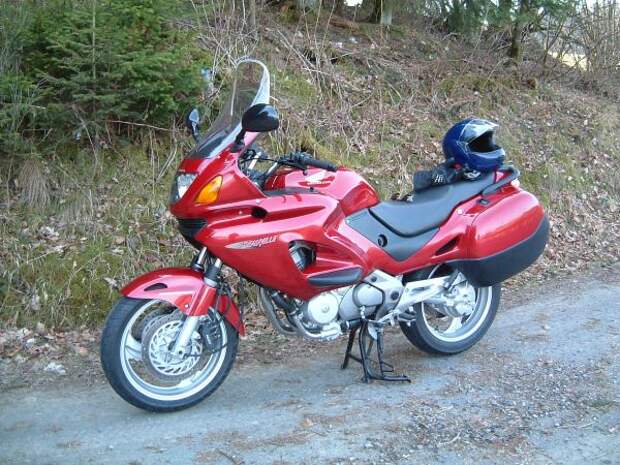 мотоцикл Honda Deauville