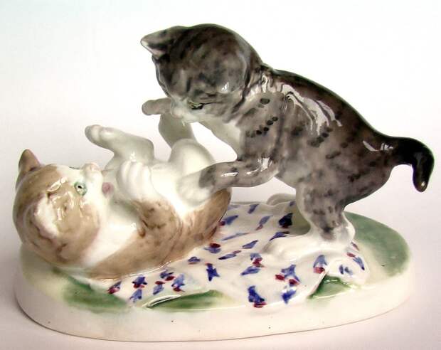 Статуэтка «Котята». Конаковский фаянсовый завод.Figurine &ldquo;Kittens&rdquo;. Konakovo porcelain factory.