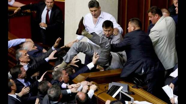 Латышская государственность в опасности.