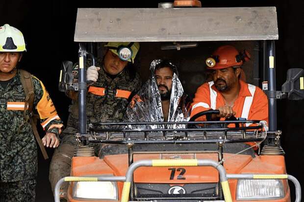 Daily Mail: шахтер в Мексике провел 14 дней в затопленной пещере и выжил