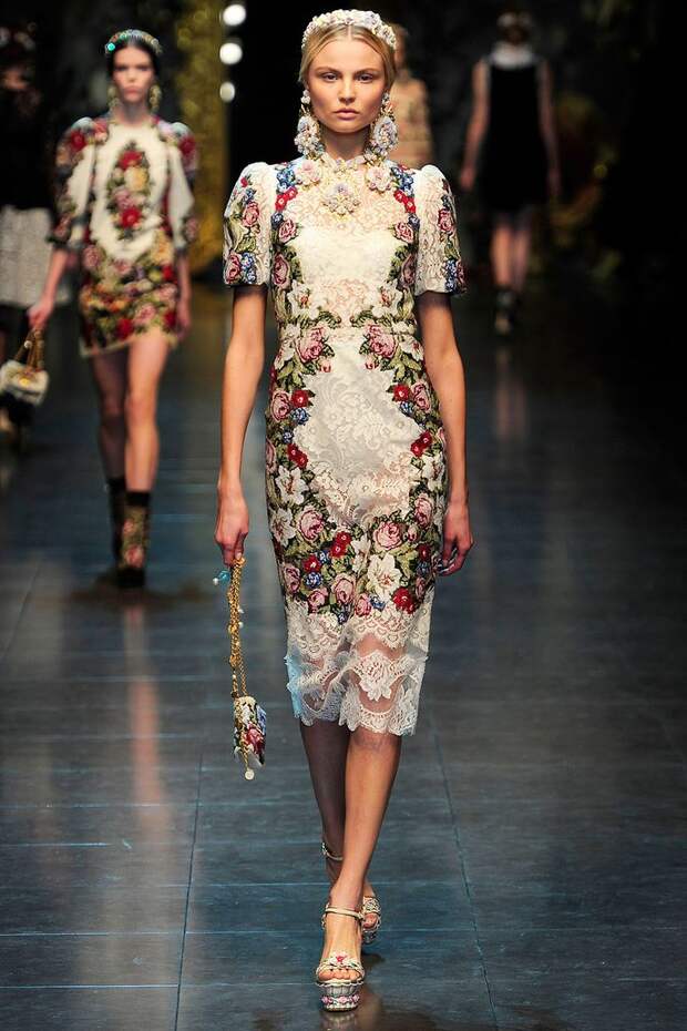 славянский стильDolce & Gabbana Fall 2012 RTW - Review - Fashion Week - Runway, Fashion Shows and Collections - Vogue славянский стиль
