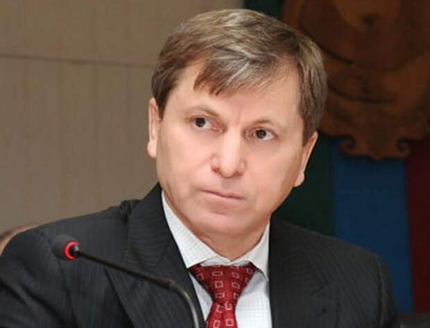 Чистки в Дагестане: под удар попал друг премьера Дмитрия Медведева Чистки в Дагестане: под удар попал друг премьера Дмитрия Медведева