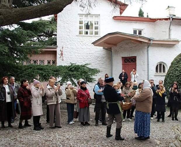 «Вечер на Белой даче»: как попасть на иммерсивную экскурсию и «познакомиться» с Чеховым