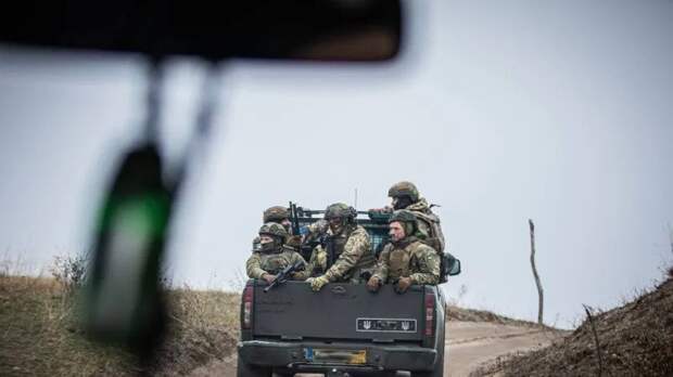 «Движение запрещено даже ночью»: артиллерия ВС РФ вплотную работает по