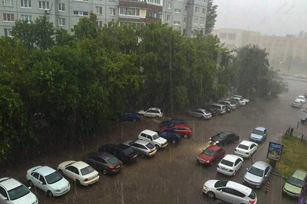 01-07-2015-zatopilo-dozhd-grad-groza-molniia-22