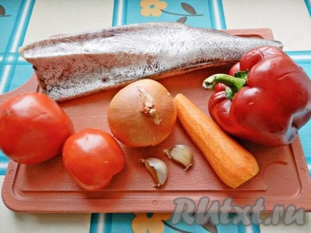 Ингредиенты для приготовления тушеного хека с овощами