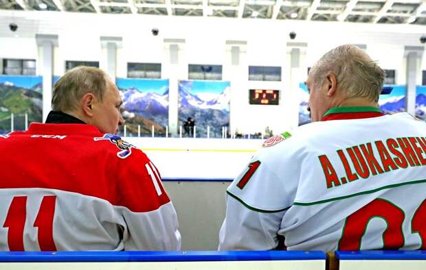 Путин и Лукашенко сумели переиграть наиболее креативную «цветную революцию» в мире Путин и Лукашенко сумели переиграть наиболее креативную «цветную революцию» в мире