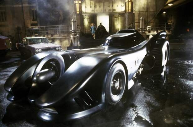 8. Бэтмобиль - Бэтмен (1989) авто, знаменитые автомобили, кино, кинотачки