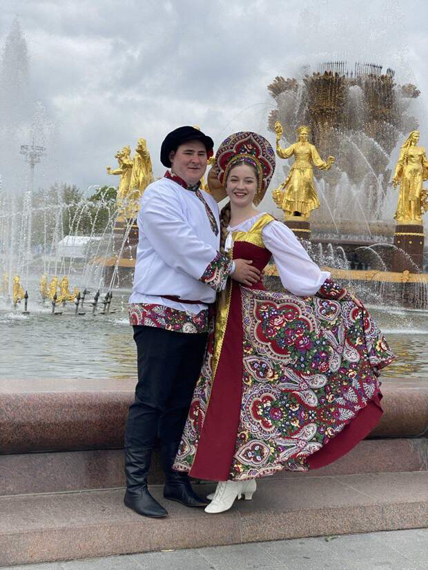 Крымская пара сыграла свадьбу на Всероссийском фестивале в Москве