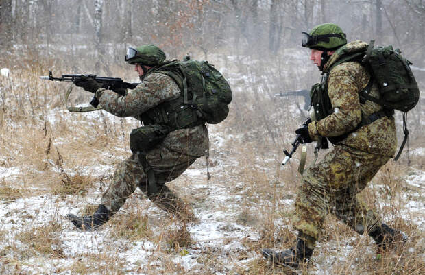 http://crimea-24.com/uploads/p/2015-03-31/smi_na_parade_pobedi_v_moskve_pokazhut_ekipirovku_ratnik-_novie_bronetransportyori_i_tank_armata.jpg