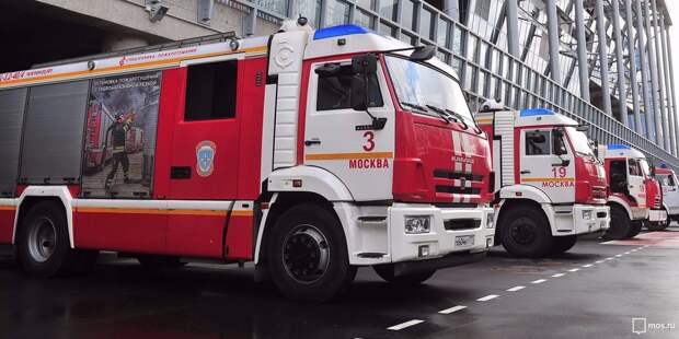 В подъезде дома на бульваре Яна Райниса произошло возгорание мусора