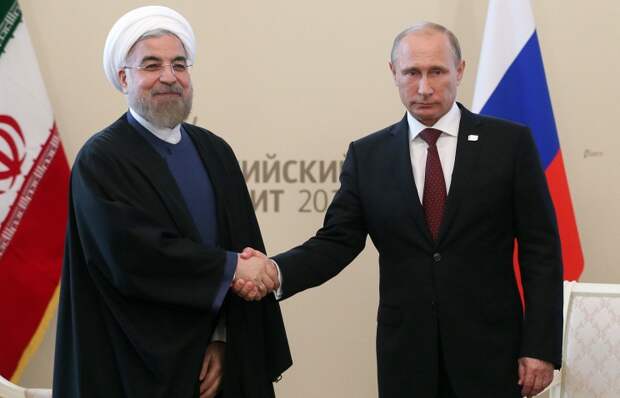 Астрахань. 29 сентября 2004 года. Президент Ирана Хасан Роухани и президент РФ Владимир Путин (слева направо)