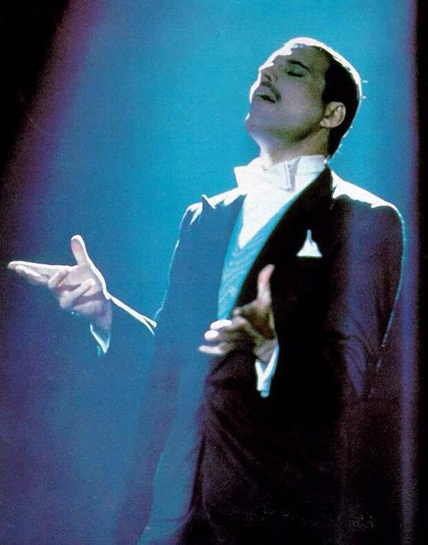 Самые знаковые песни группы Queen 30 Самые знаковые песни группы Queen