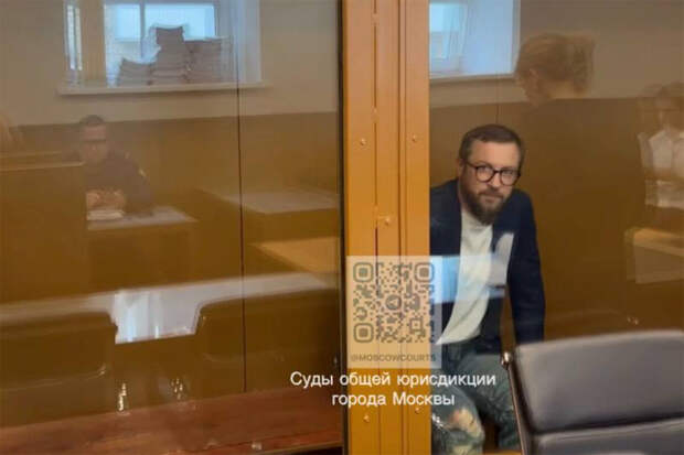 В клинике Хайдарова заявили, что задержанный хирург Елагин профессионально держался на суде