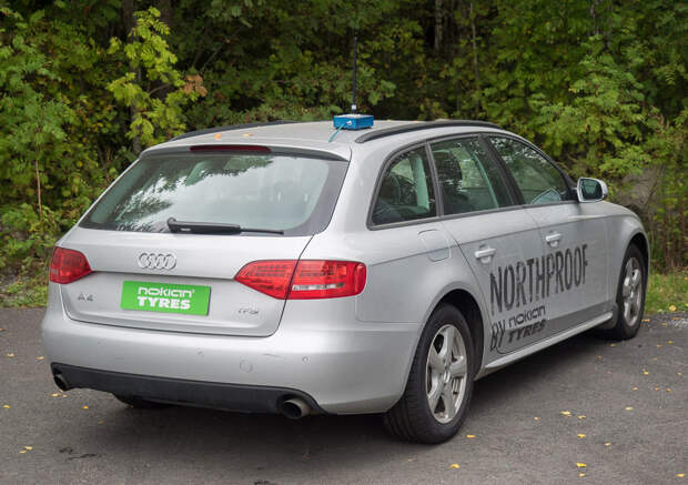 Автомобиль с дистанционным управлением Автомобиль с дистанционным управлением audi, автопилот, радиоуправляемый автомобиль