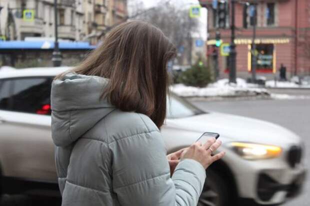 Для водителей в Петербурге могут смягчить правила оплаты парковки