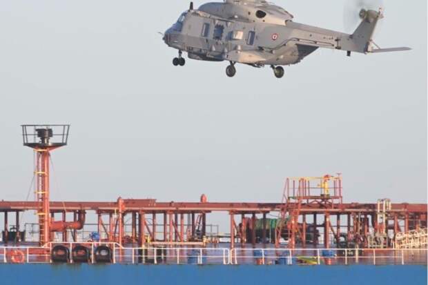 Макрон заявил о задержании в Средиземном море танкера с нефтью из РФ