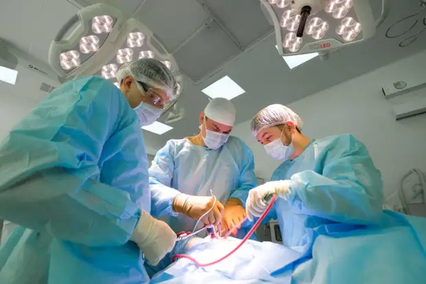 «Мама иконку принесла»: в Донбасс отправляются новосибирские травматологи