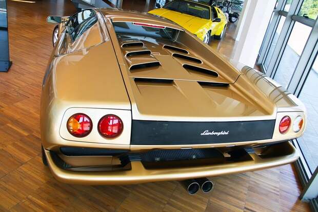 Экскурсия по музею Lamborghini