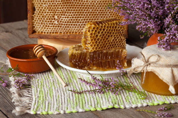 Врач Симаков: сочетание меда и перца может вызвать расстройства желудка