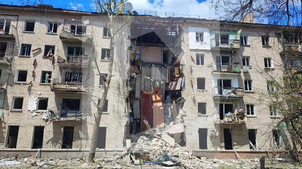 Число погибших при обстреле ВСУ Луганска возросло до 4, пострадали 43 человека