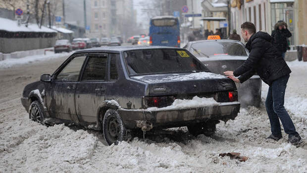 Москву завалило снегом