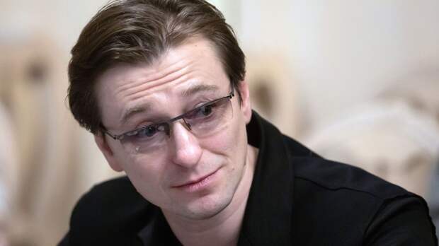 Безруков потребовал компенсацию морального вреда за продажу масок с его лицом