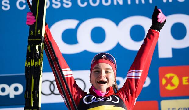 Желтая майка на Новый год! Удивительная победа в спринте вывела Непряеву в лидеры «Тур де Ски»