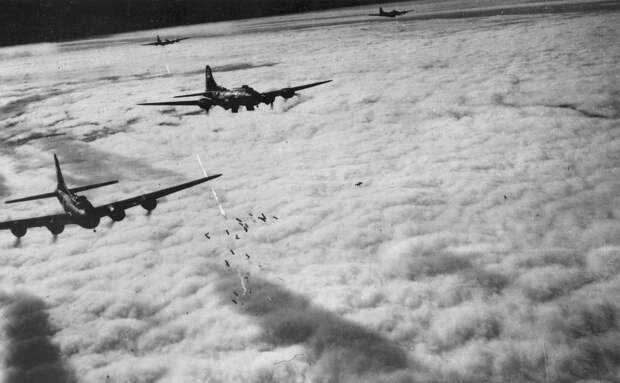 10. Группа "крепостей" бомбит "вслепую" немецкий радар под Бременом Вторая, война, мирова, фото