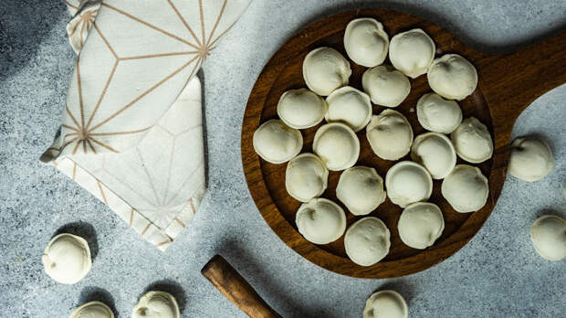 Диетолог Кованова посоветовала исключить пельмени из рациона при лишнем весе