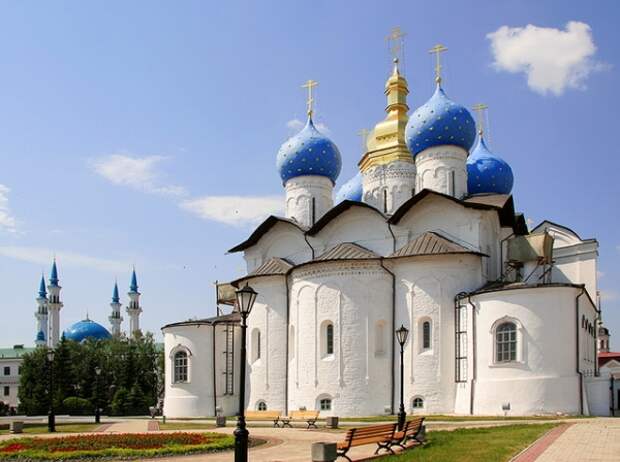 Самые красивые храмы России. Sepon.  Врятли конечно будете читать, но..    Казанский кафедральный собор в Санкт-Петербурге, храм воинской славы, одно из вел