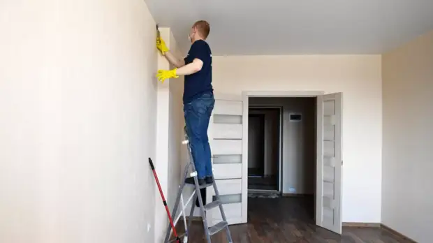 Эксперт Аксёнов перечислил преимущества проведения ремонтных работ летом