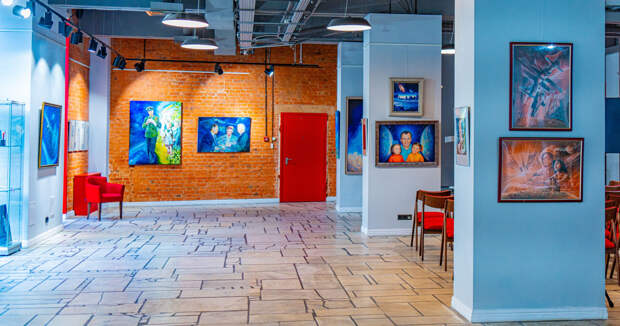 В Библиотеке иностранной литературы открылась выставка «На улице Мира»