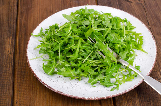 Калорийность разных видов салата: какой самый "легкий"?rucola