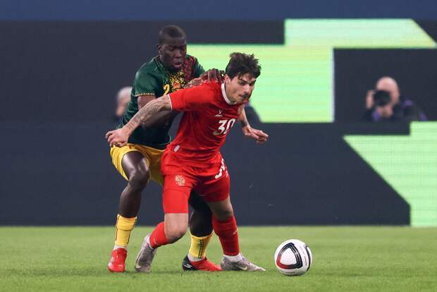 Сборная России не забила пенальти и сыграла вничью с Мали