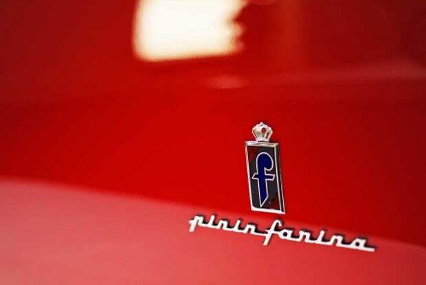 Логотип Pininfarina на Ferrari 375