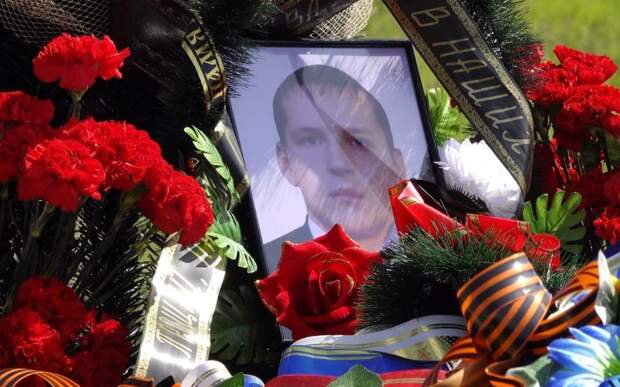 Появились фотографии с похорон рядового Сергея Курганова в Михайловском районе