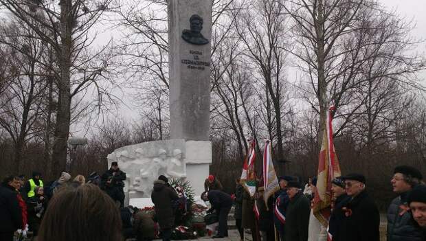 Память погибшего при освобождении Польши генерала Черняховского почтили в Пененжно. Архивное фото