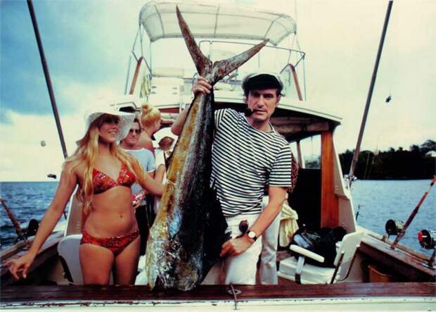 11. Хью Хефнер на рыбалке, Майами, 1970 год история, фото