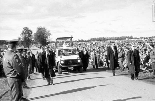 Папа римский Иоанн Павел II в Литве. Сентябрь 1993 года.