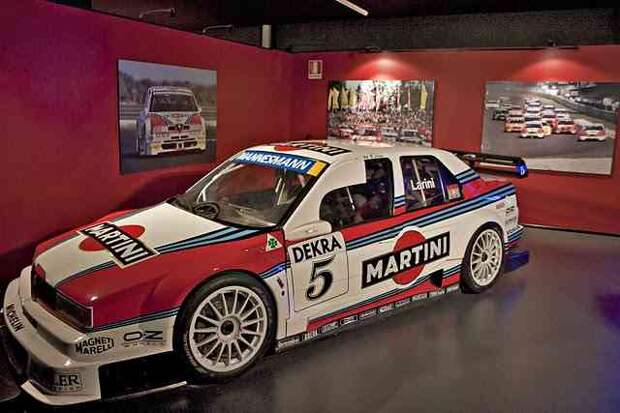 Музей авто истории в турине, италия. (трафик)