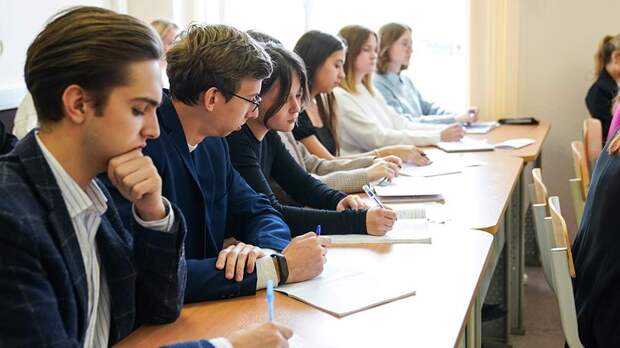 Минобрнауки определило предварительные минимальные баллы в подведомственные вузы