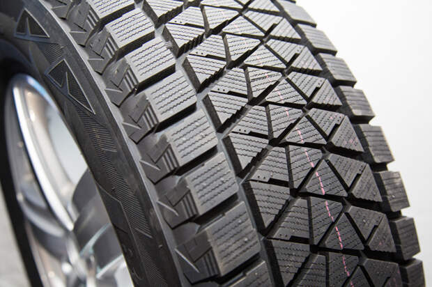 http://www.uralweb.ru/p/uw/pages/bridgestone-dm-v2.jpg