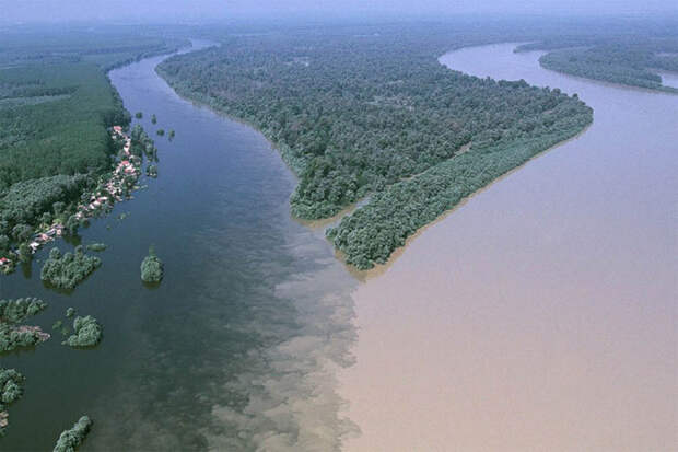 8. Слияние рек Драва и Дунай недалеко от хорватского города Осиек река, течение