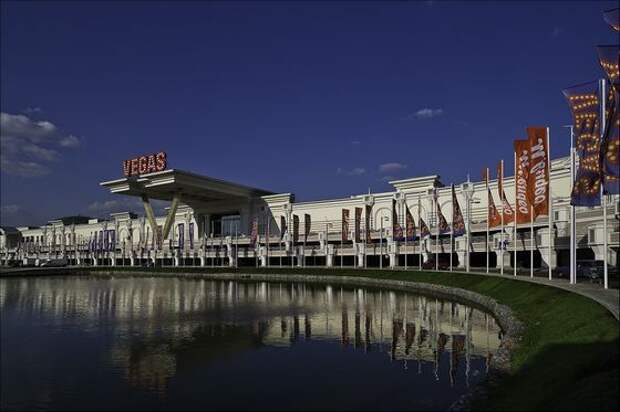 Самый большой торговый центр в России - Vegas