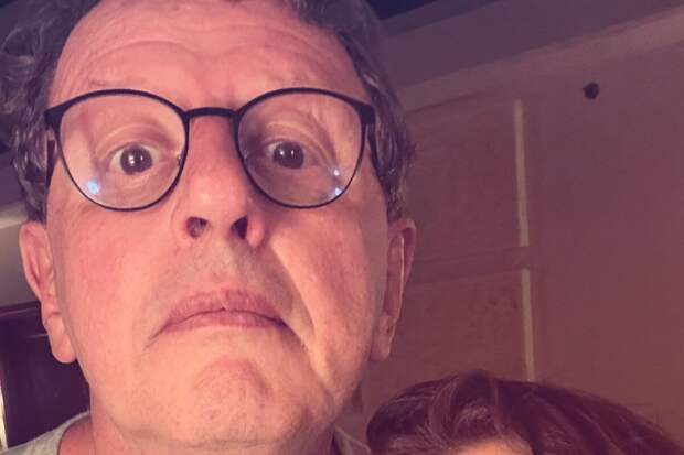 Шоумен Михаил Ширвиндт прилетел к жене на Бали