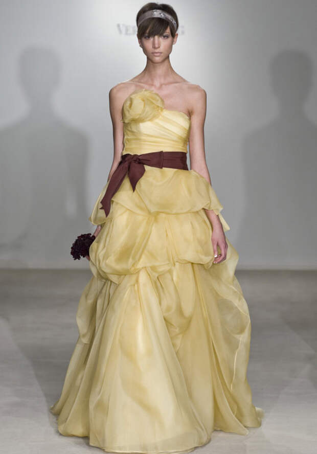 14. Как насчёт небольшой фантазии от Vera Wang? 14. Как насчёт небольшой фантазии от Vera Wang? Свадебные платья, дисней, мода