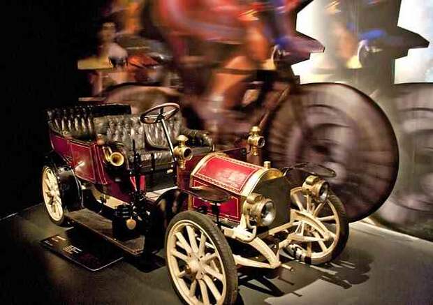 Музей авто истории в турине, италия. (трафик)