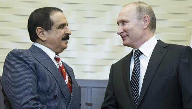 Президент России Владимир Путин во время переговоров с королем Бахрейна Хамадом бен Исой Аль Халифой. Февраль 2016. Архивное фото Президент России Владимир Путин во время переговоров с королем Бахрейна Хамадом бен Исой Аль Халифой. Февраль 2016. Архивное фото